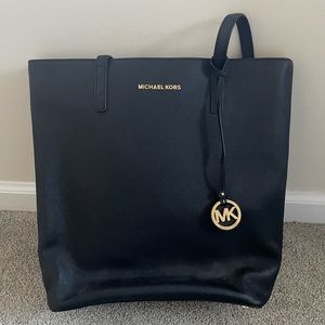 Michael Kors - over the shoulder purse